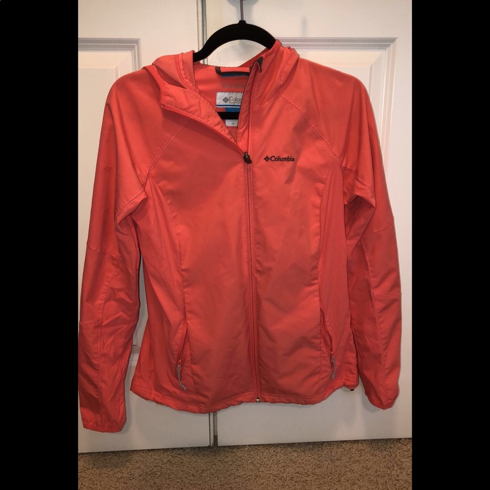 Women’s salmon colored Colombia rain jacket, zipup